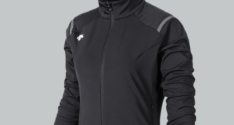 倒箭头是什么牌子衣服