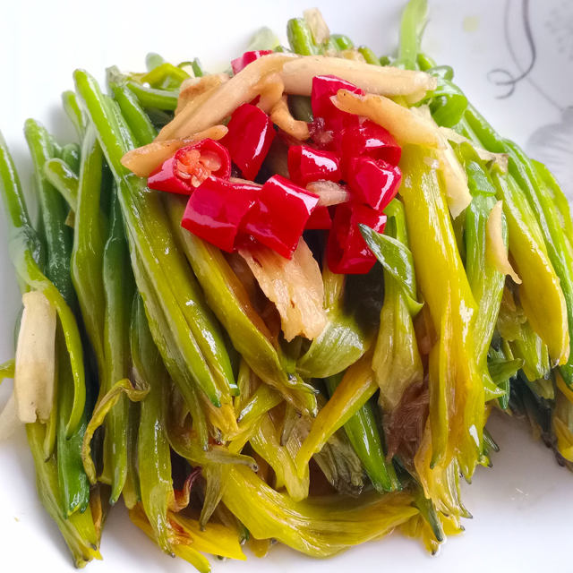 清炒黄花菜,简单一炒,清爽下饭