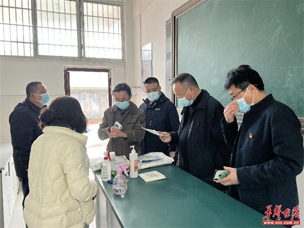 古丈县卫健等部门深入古丈民中检查指导疫情防控工作