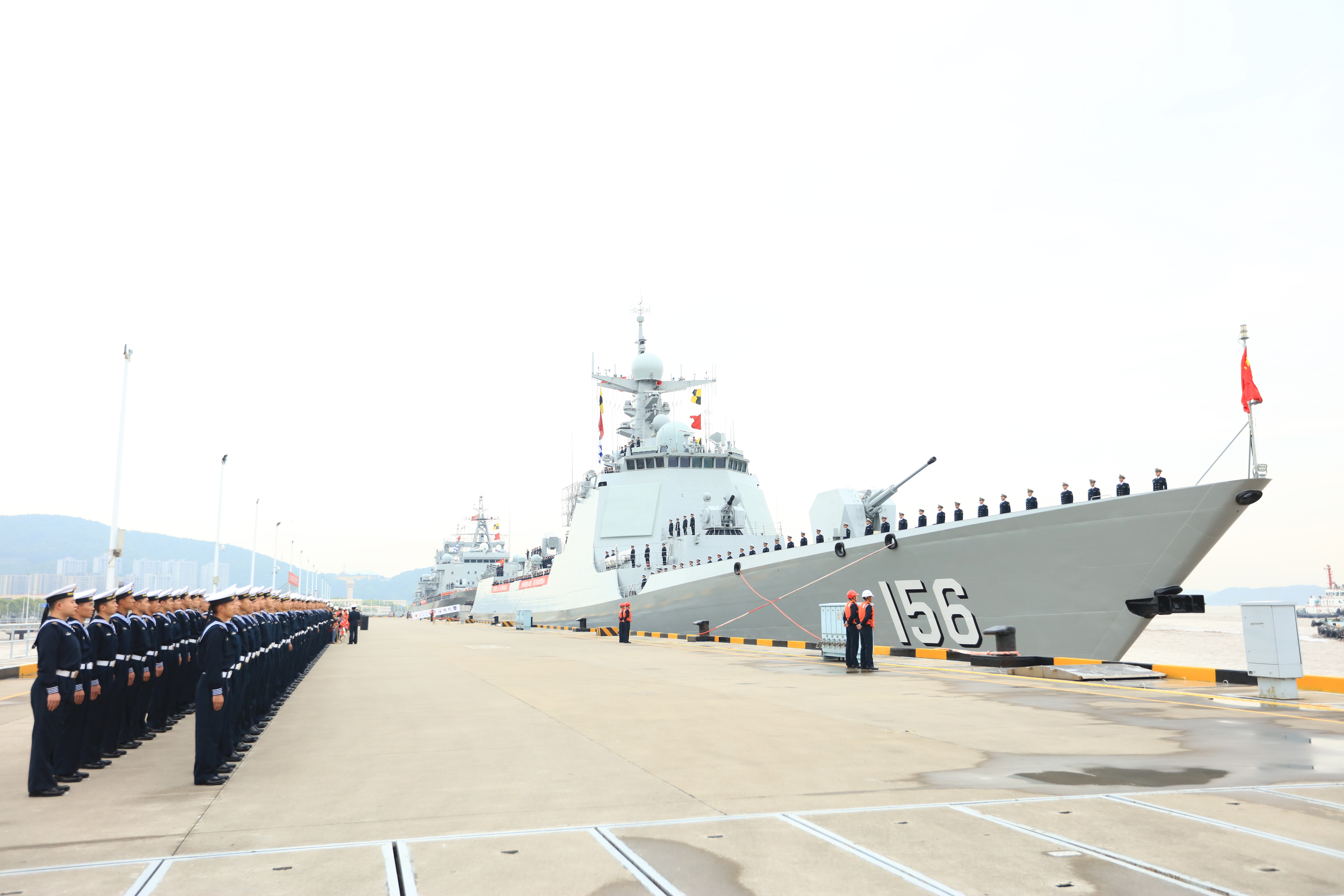 (图文互动)中国海军第44批护航编队起航赴亚丁湾