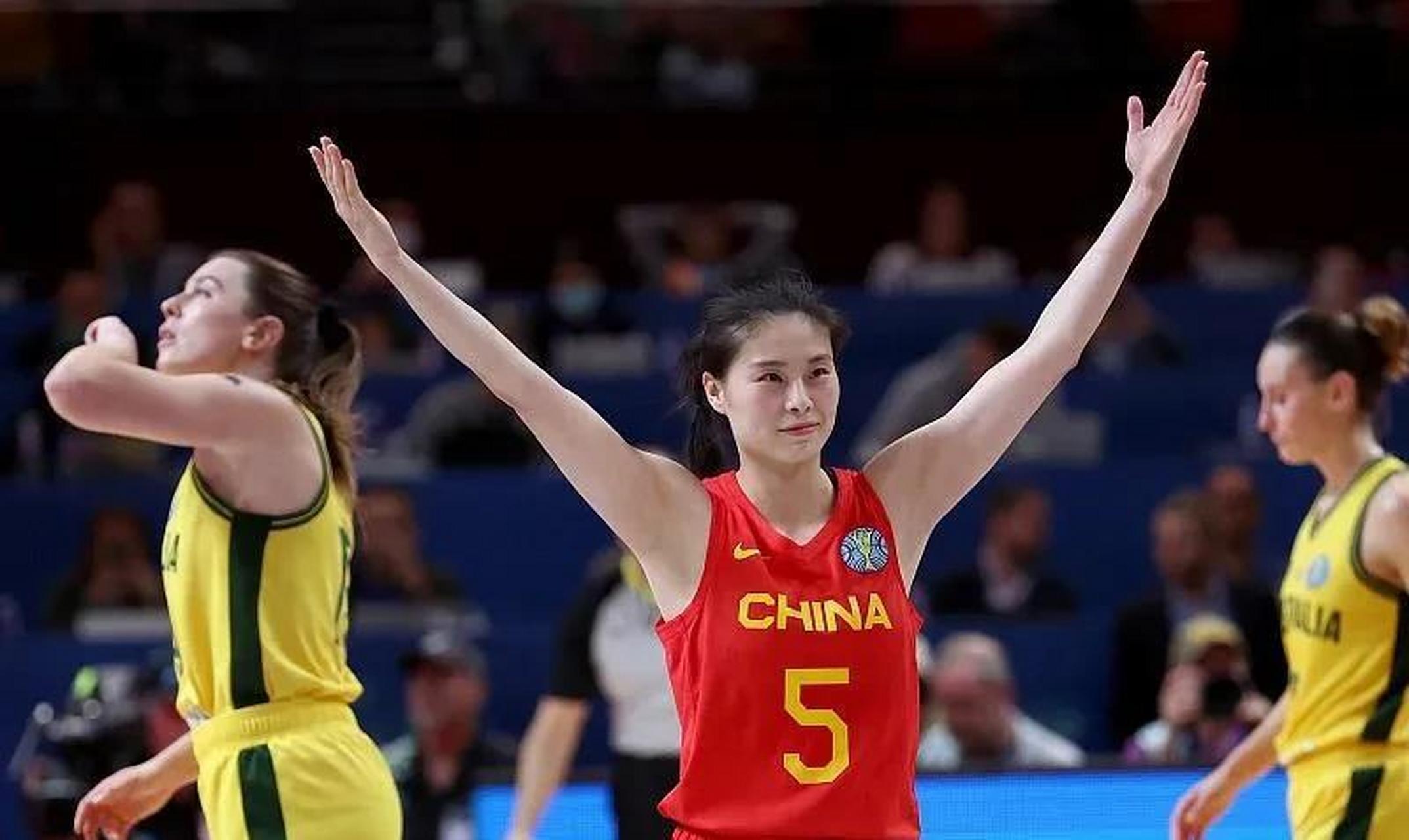 中国女篮公布亚洲杯17人集训名单 :  王思雨  黄思静  潘臻琦  王雪朦