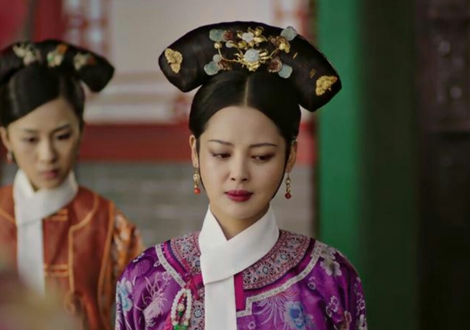 《如懿传》中金玉妍是怎么死的?世子为什么抛弃金玉妍?