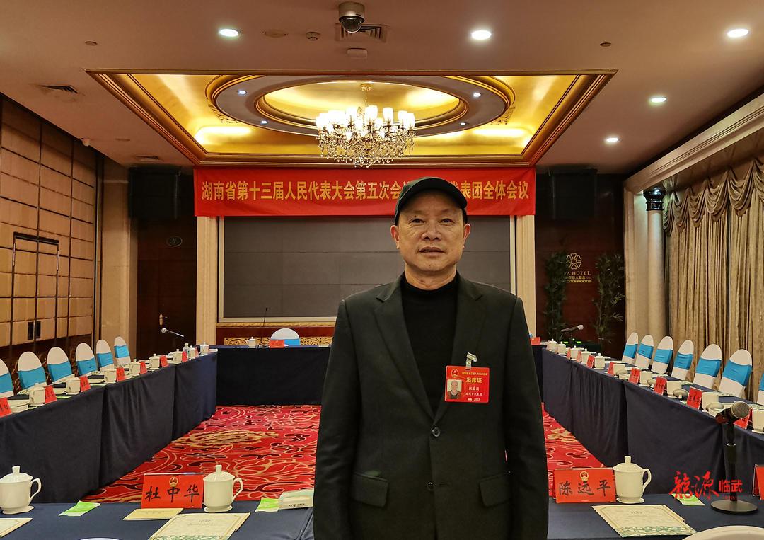 直通省"两会"|省人大代表欧爱国传递群众呼声