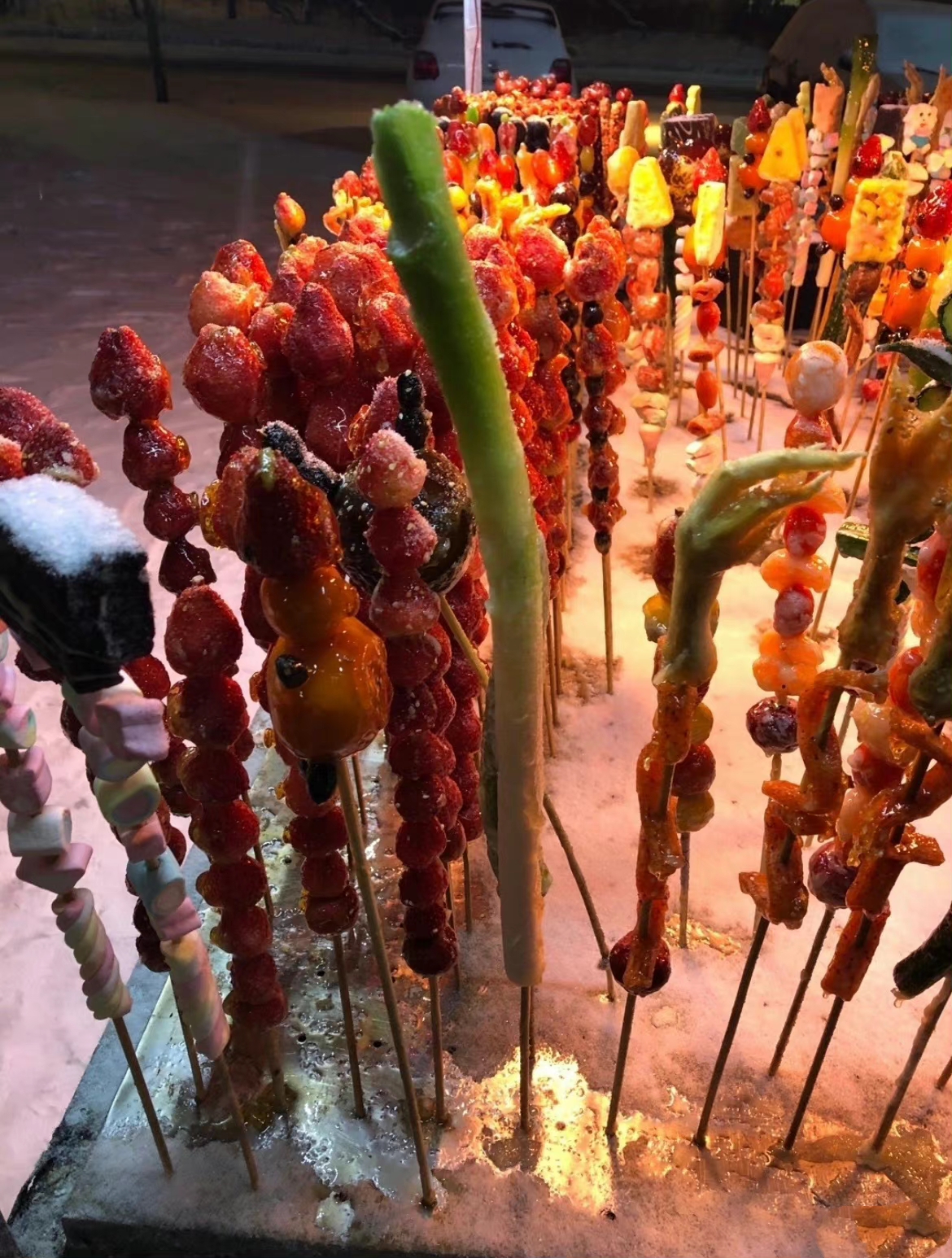 糖葫芦让东北人玩明白了,前一天的"剩菜",第二天的冰糖万物!