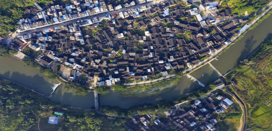 棠溪村是宁德福安市北部最大的村庄,距市区20公里.全村面积5.