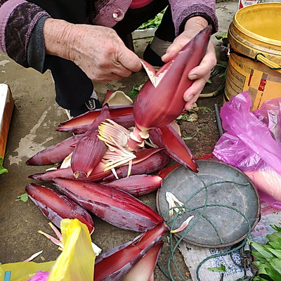 暖冬这道养胃的芭蕉蕾汤