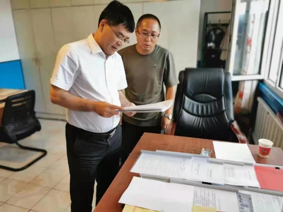 省营商环境局副局长赵恩泽深入萝北县调研驻村工作