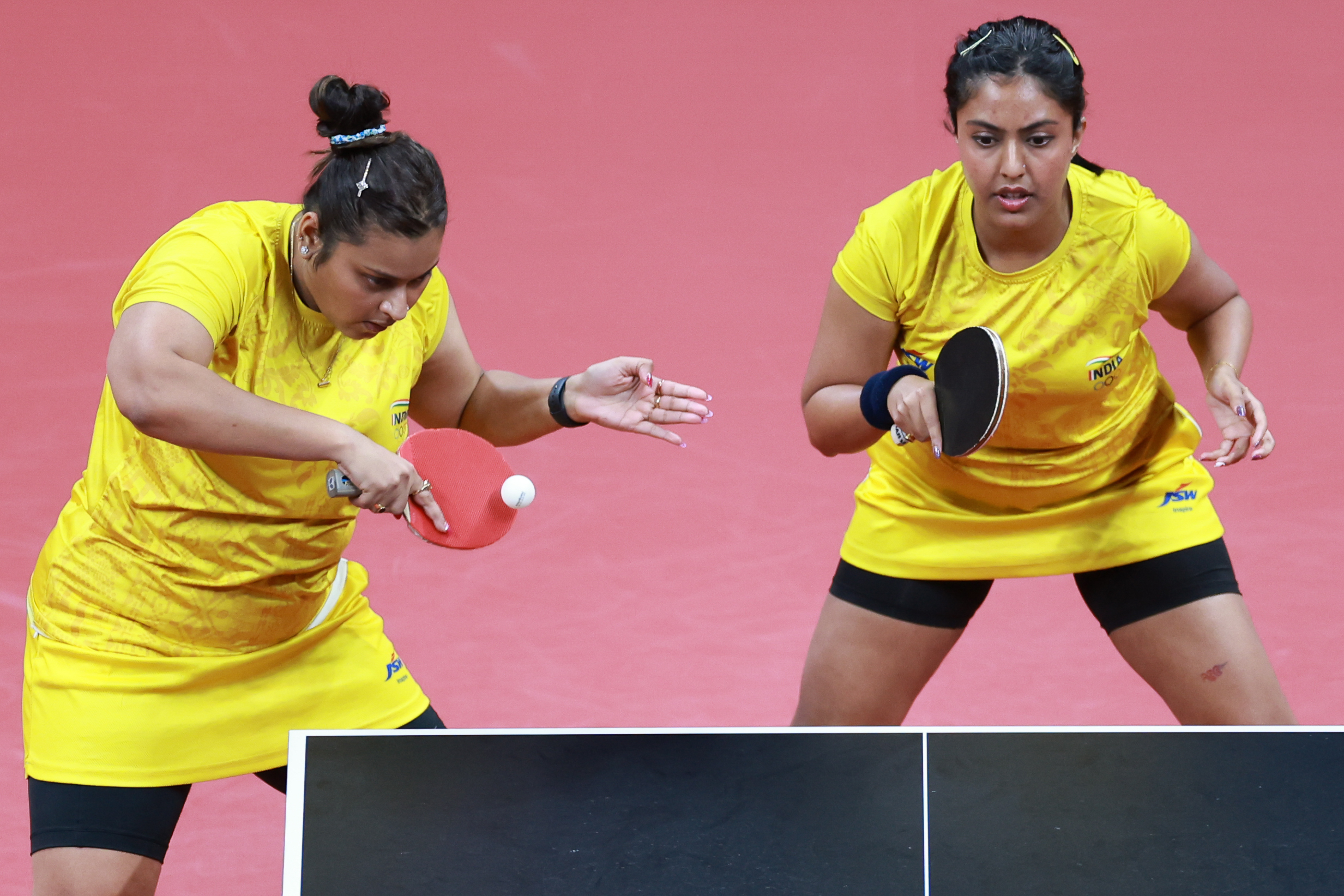 乒乓球——朝鲜组合嵯水影/朴水镜晋级女双决赛