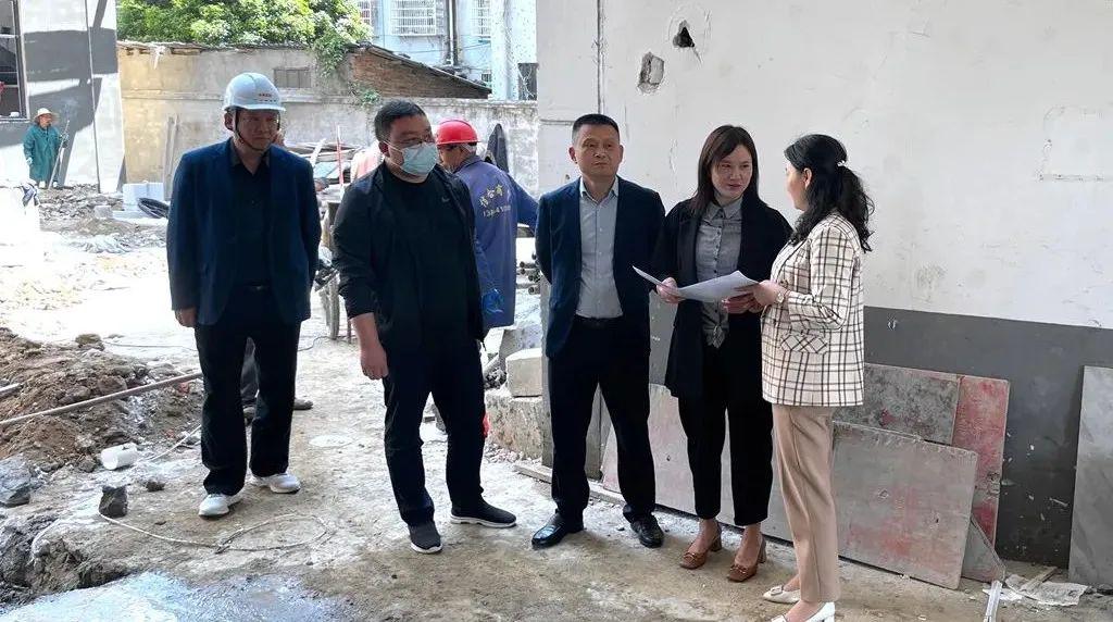 黄冈市委政法委副书记朱桂霞到英山调研政法重点工作