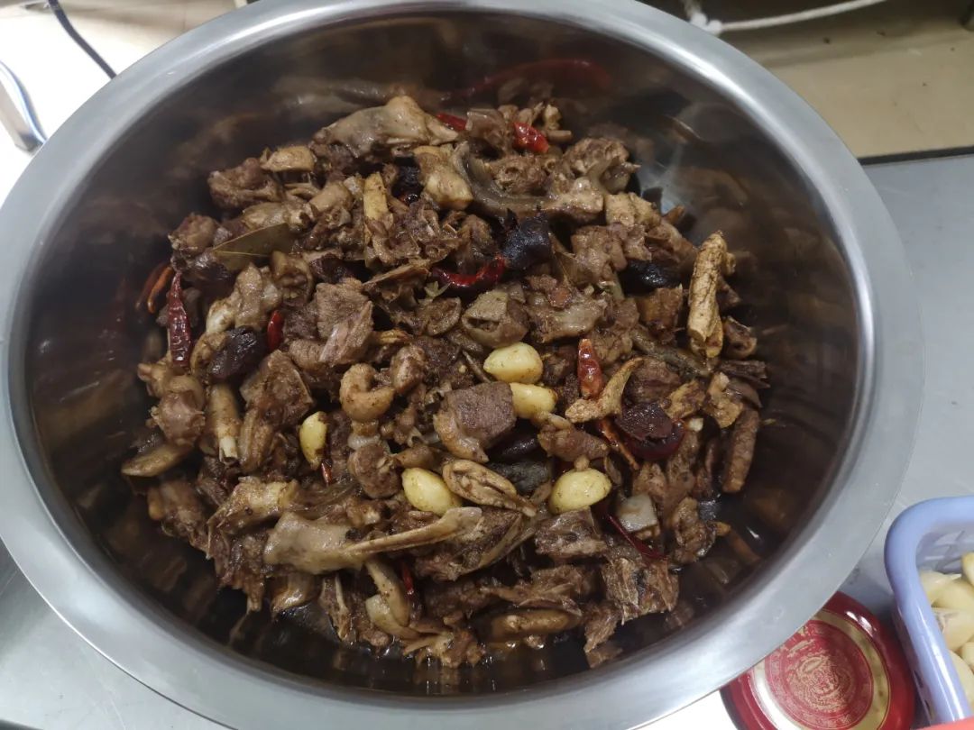 ①来一盆狗肉②桂花树惨遭"毒手"③停电公告④停水通知⑤你今年的目标