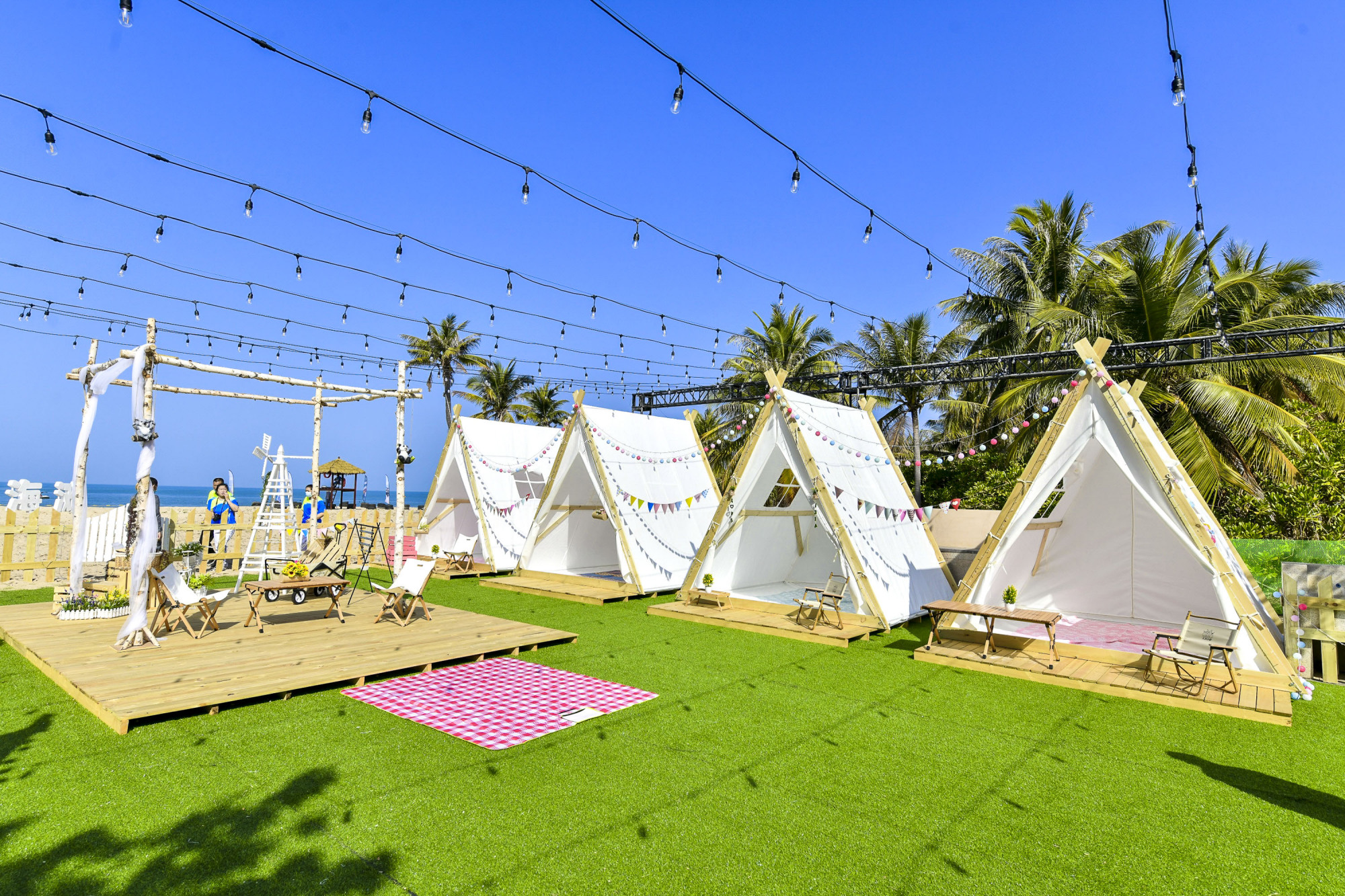 三亚向西,龙沐湾滨海乐园今日试营业,带领游客潮玩乐东迎新春