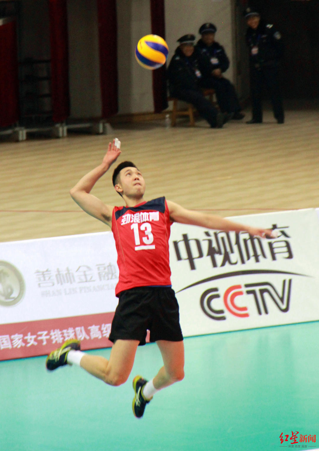 从体坛到讲坛:四川男排队长杨光成为西南石油大学教师