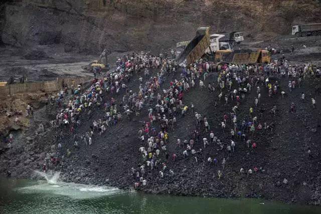 缅甸翡翠矿区山体滑坡已致50人死亡,当地地形复杂塌方致死事故频发