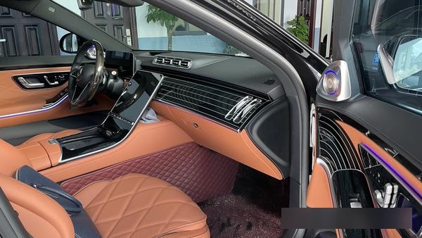 不喜欢迈巴赫s480的桃木内饰板?改装钢琴黑桃木,不会错!