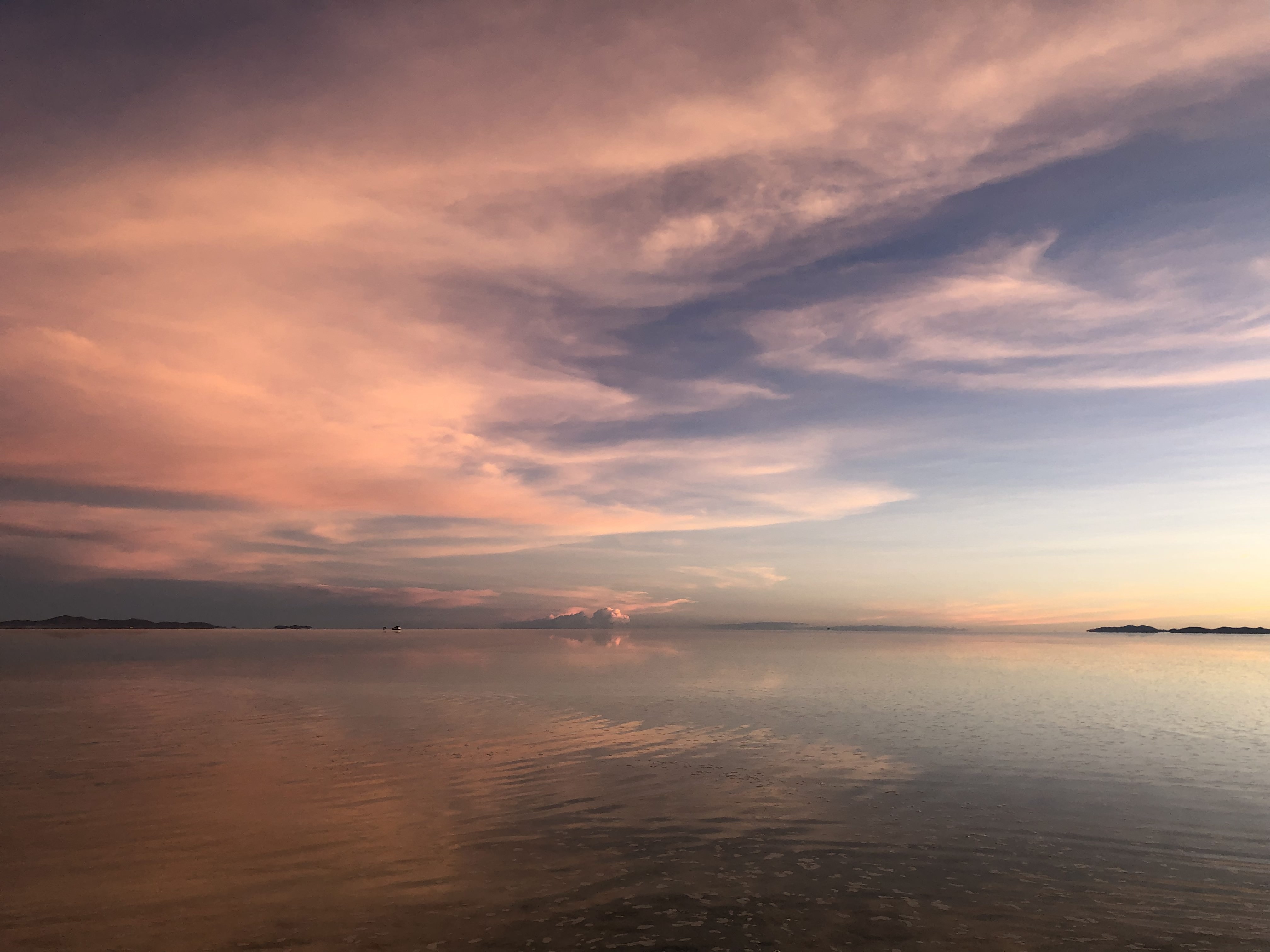 日落"天空之镜"