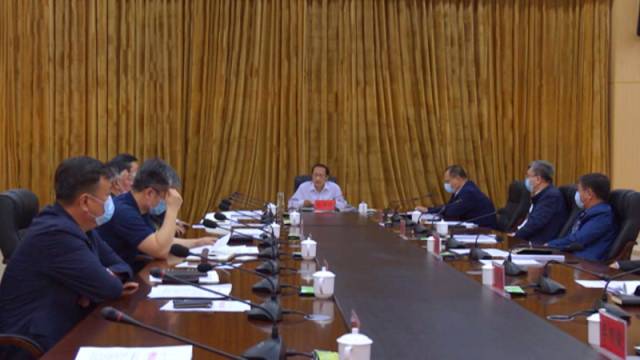 高闻何主持召开扎赉诺尔区委1届151次常委会会议