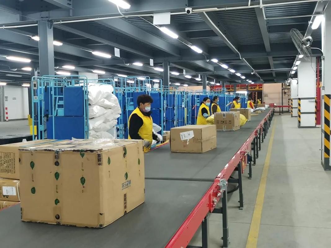 附近快递分拣员招聘临时工02250～380元一天包吃住