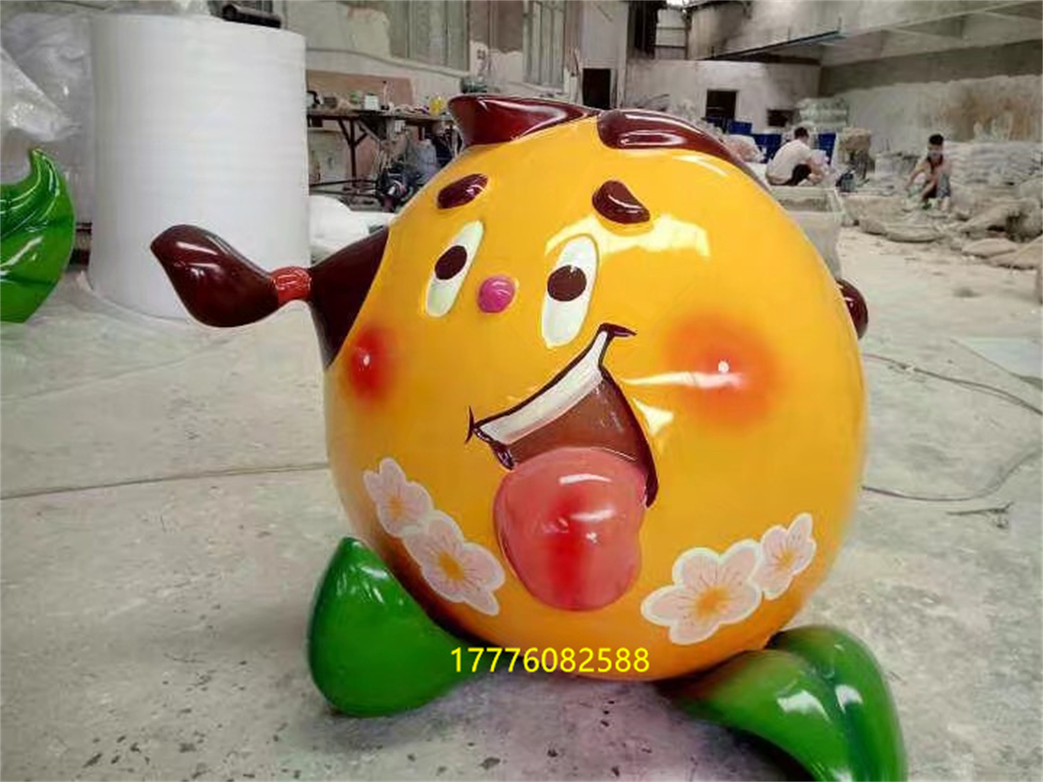 玻璃钢卡通杏仁雕塑 baijiahao.baidu.com