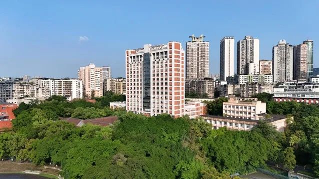 重庆大学后门沙杨路图片