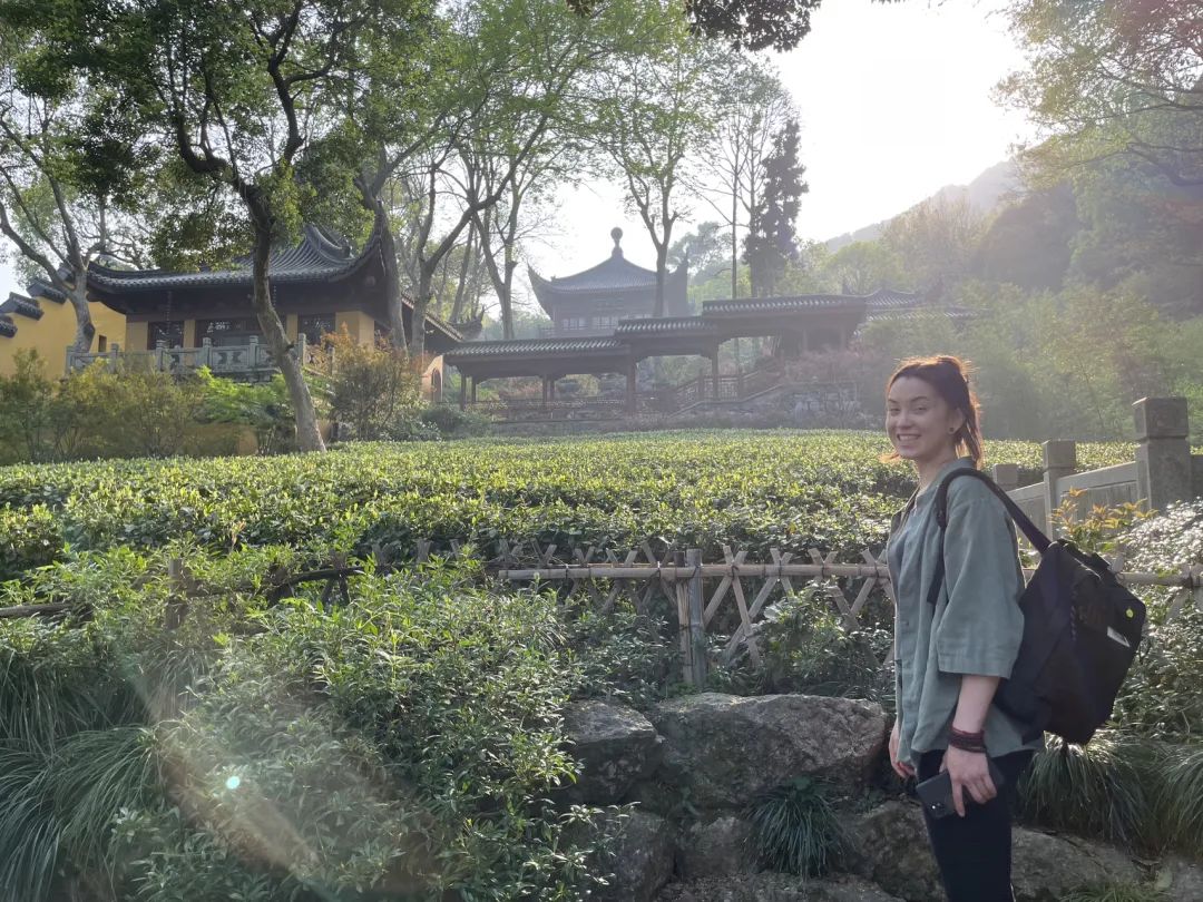 美生丨唐梅:她的心底笔尖,绽放的是中匈浓浓情谊