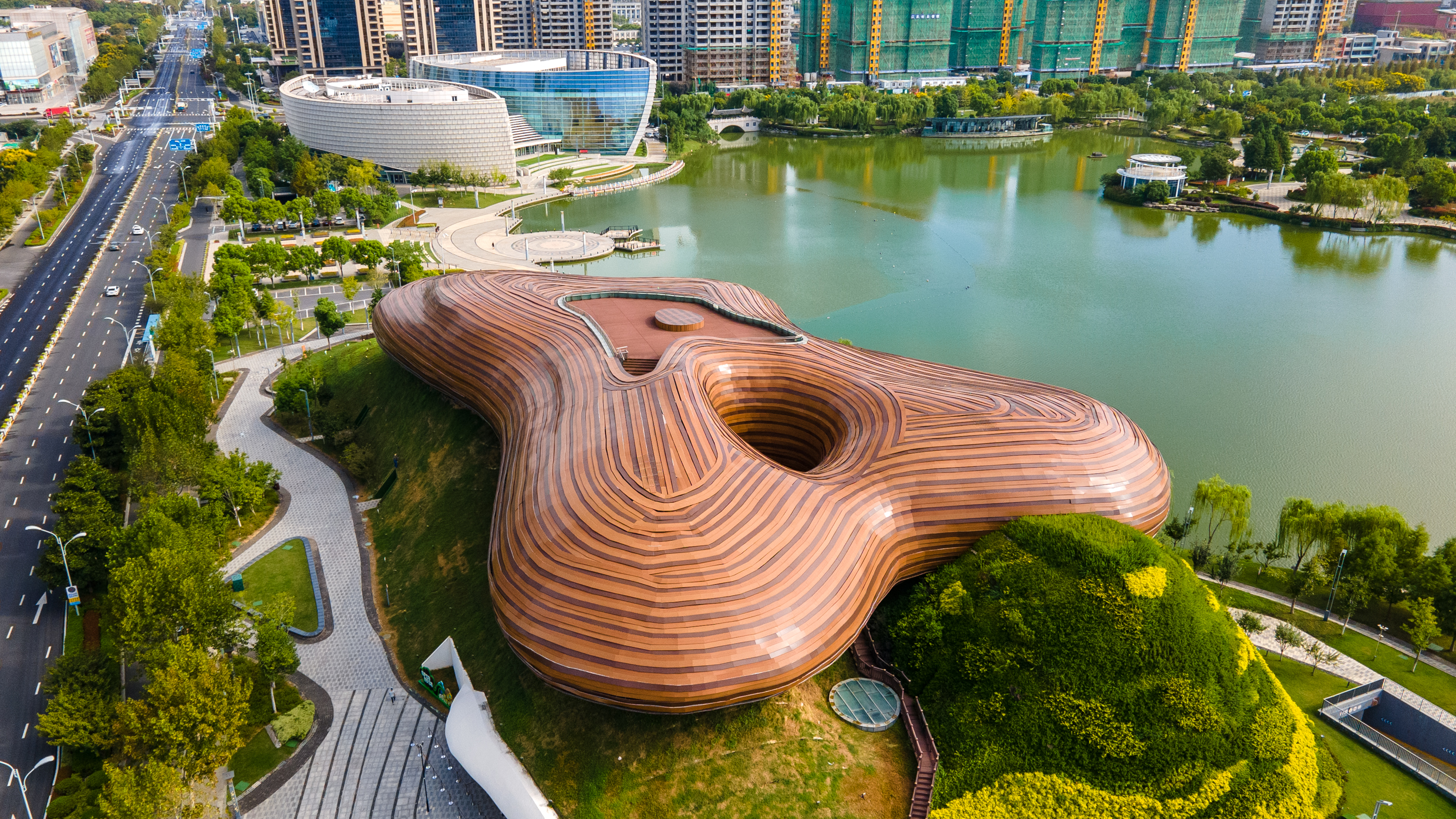 江苏这座网红博物馆,以焦尾琴为灵感设计,却被评为"最丑建筑"