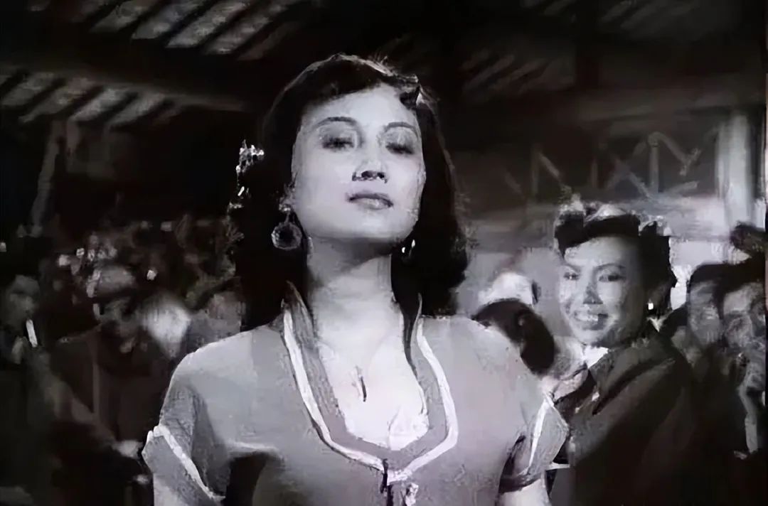 90岁的王晓棠如今生活怎样