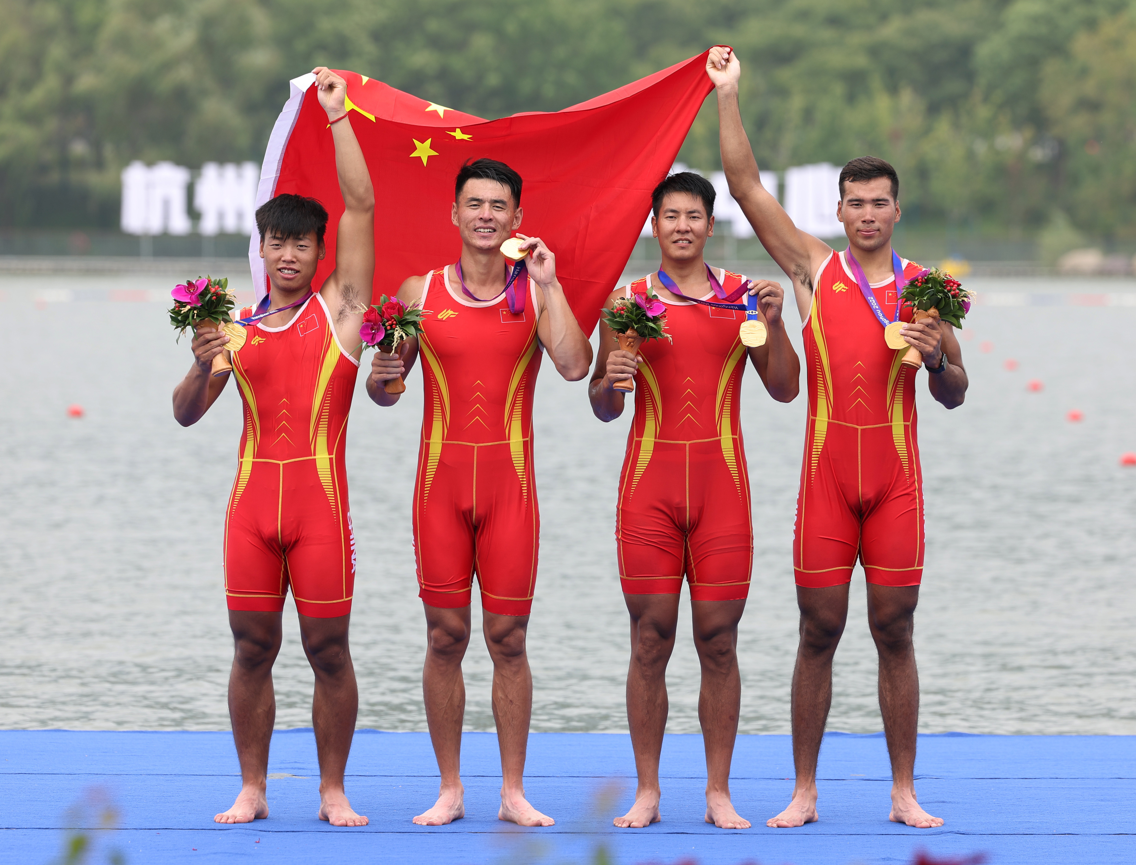 赛艇——中国队夺得男子四人双桨冠军(3)