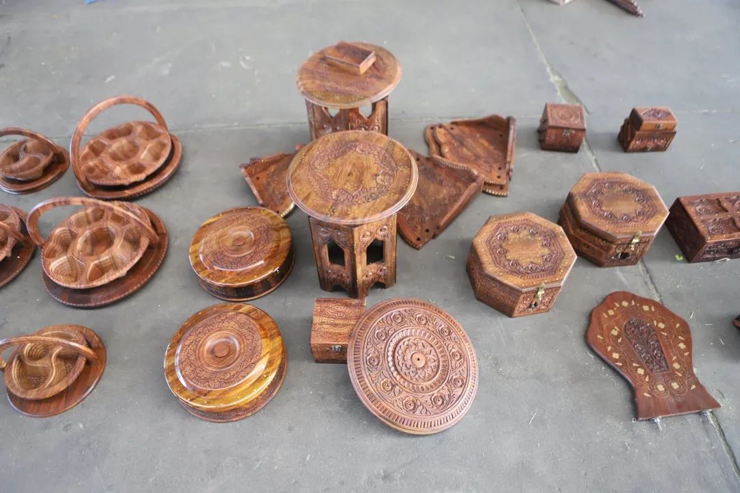 (视频)天津海关查获濒危木材制品