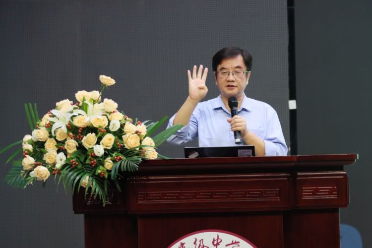 正在报名像上大学一样读高中与老牌学校一脉相承深圳这学校要火