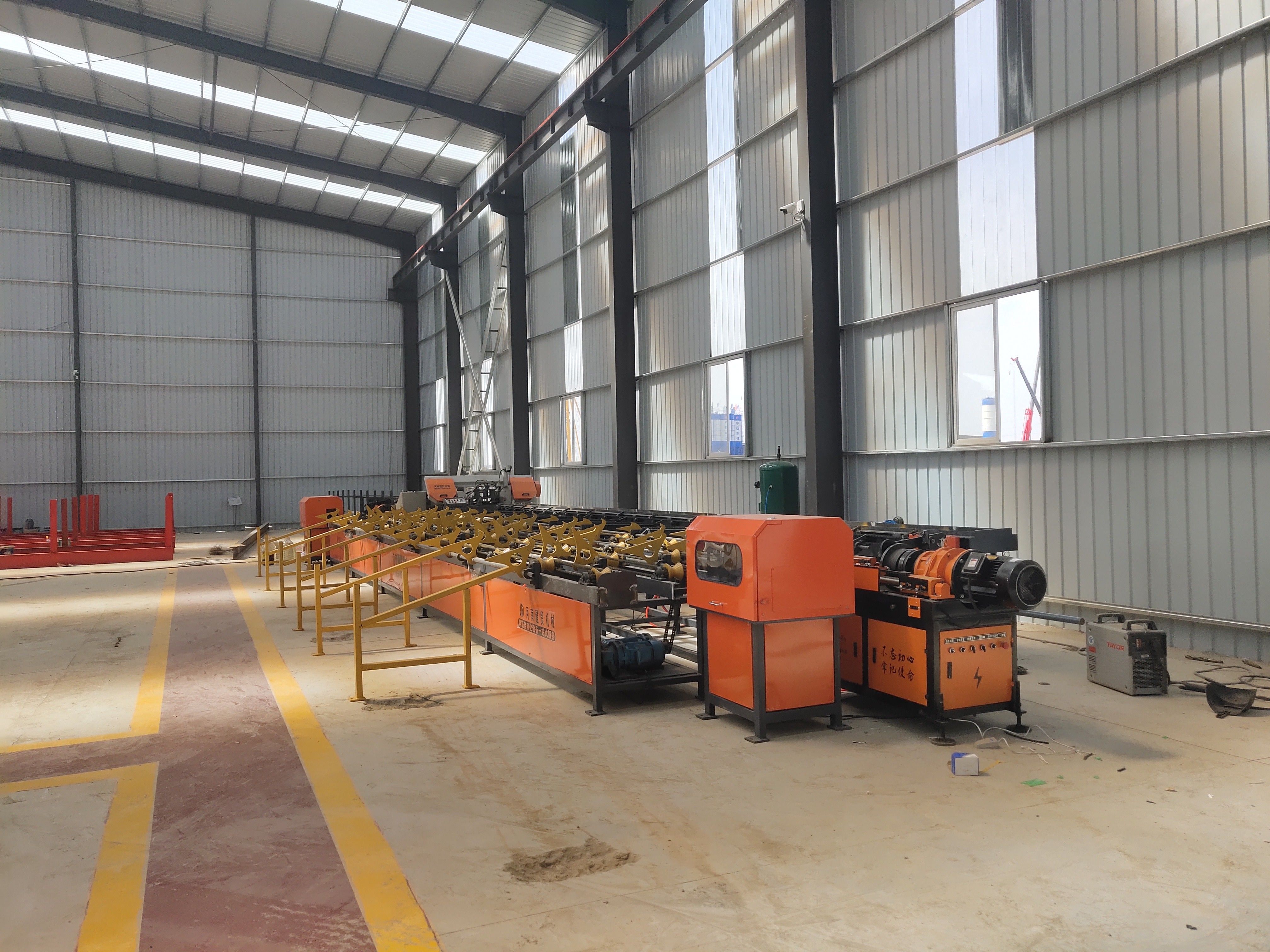 数控钢筋锯切镦粗套丝打磨生产线