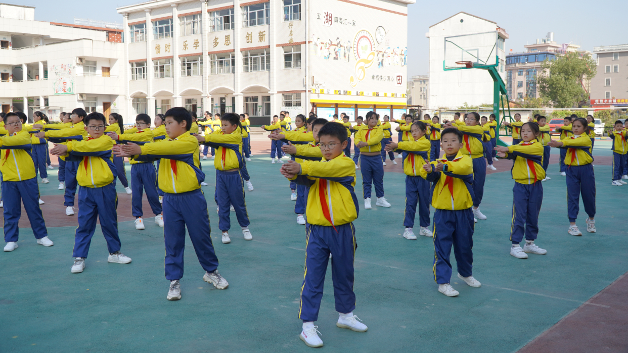 东阳市湖田小学:广播操比赛精气神十足