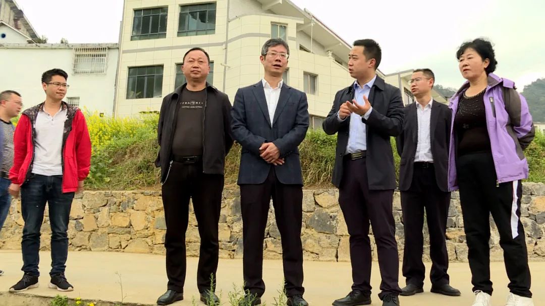 市人大调研组到普定县调研指导宜居乡村创建工作