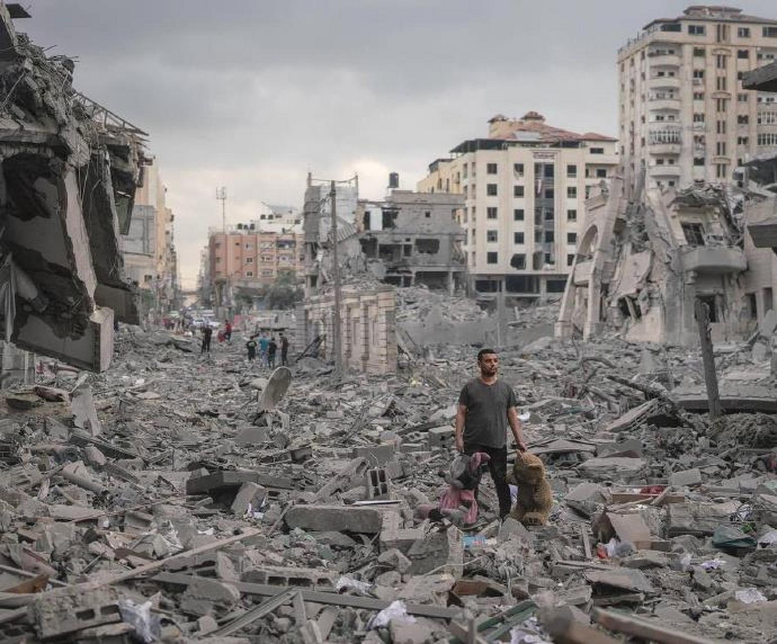 加沙人道主义局势严峻","数千人受伤,这给巴勒斯