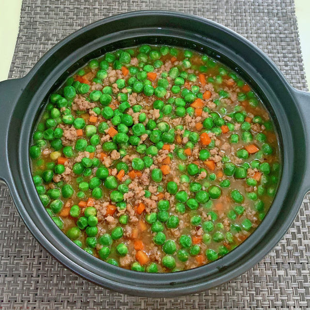 豌豆炒肉末,拌着米饭吃,太香了