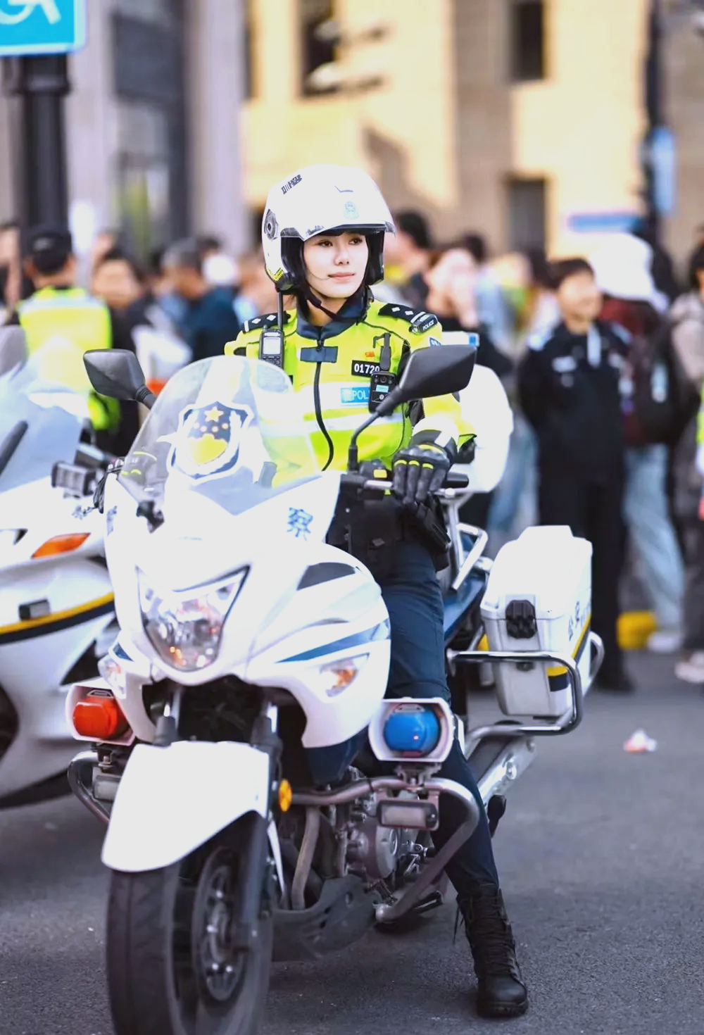 上海"网红警察":流量时代的责任与坚守