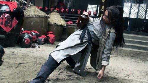 怪事:武松醉酒,赤手空拳能打死猛虎,用刀砍却斗不过一只狗