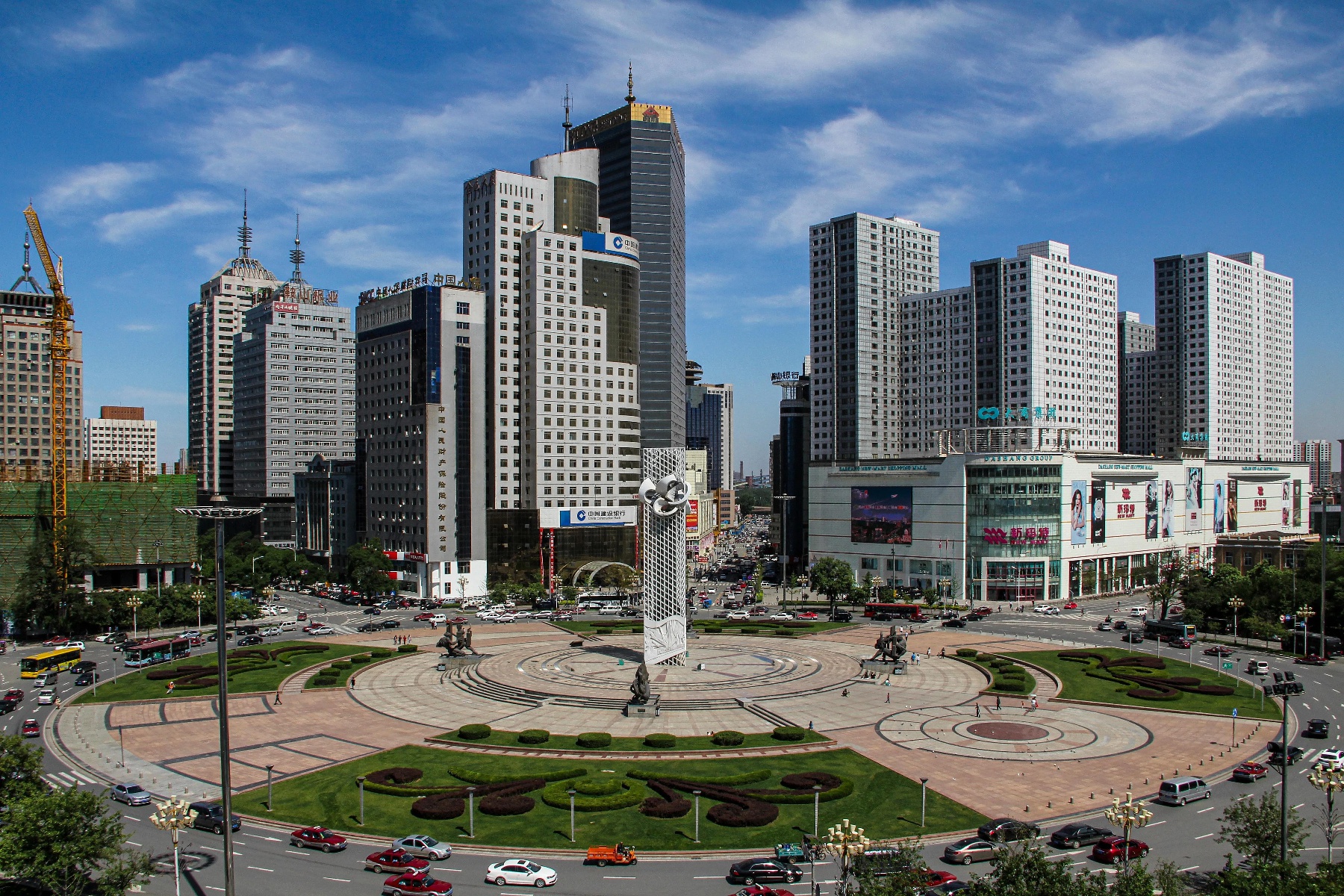 鞍山胜利广场的春夏秋冬