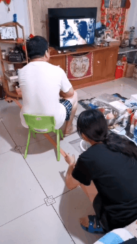 看就知道是亲生父女 第7张