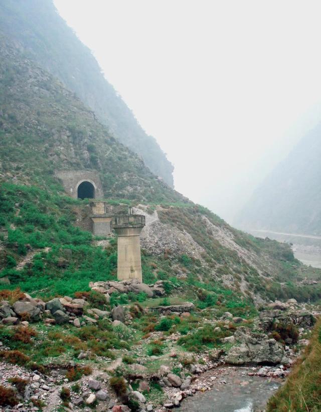 新中国铁路史上最惨烈的事故之利子依达事故