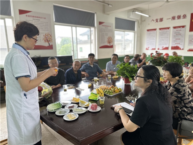 重聚安中欣旧忆 再励后辈喜承先——安城中学举行重阳节退休教师座谈