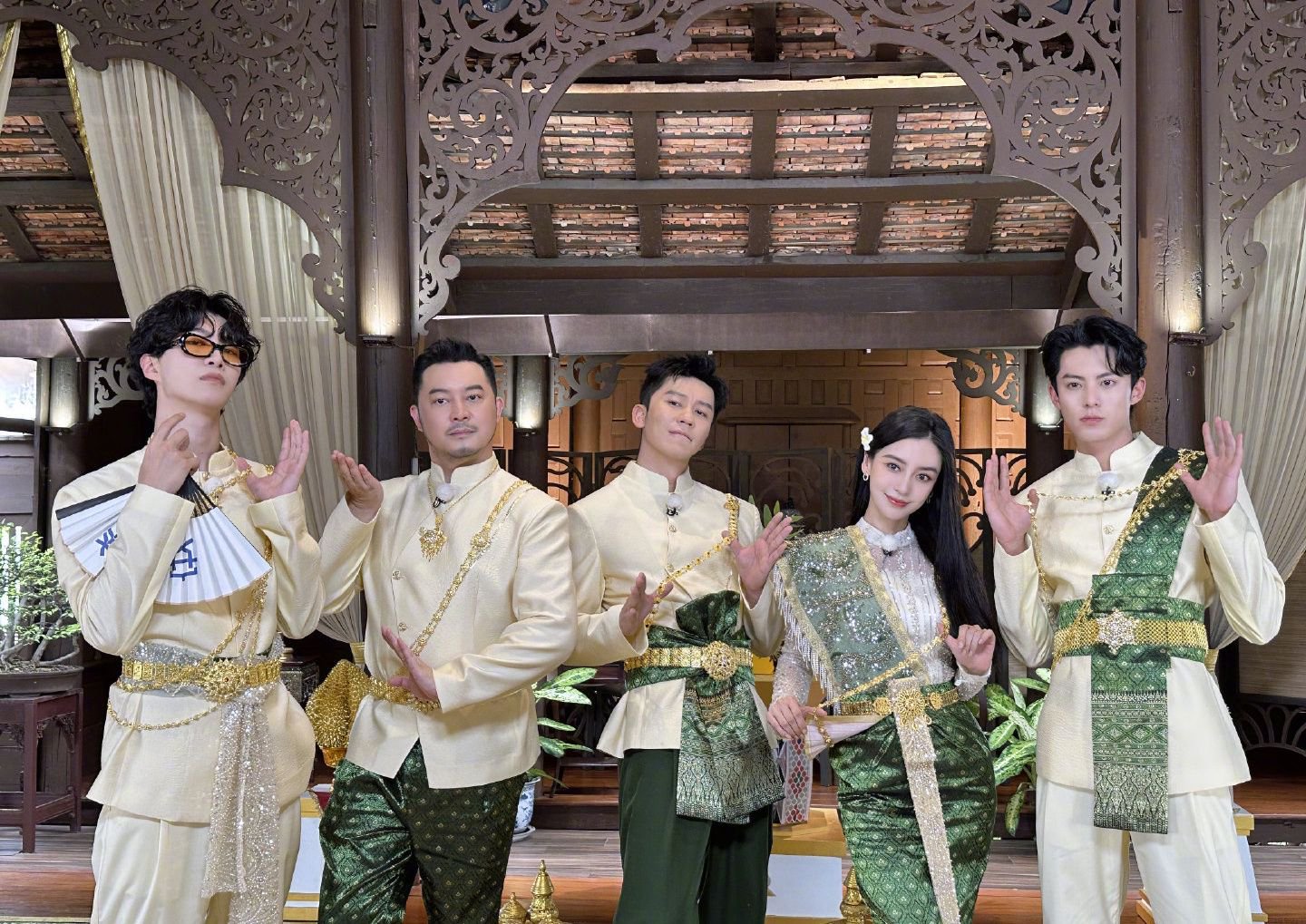 杨颖张嘉倪被处罚,《跑男》或下架,成毅新剧《英雄志》雪上加霜