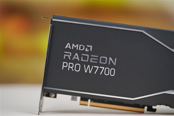 16gb大显存!amd radeon pro w7700图赏