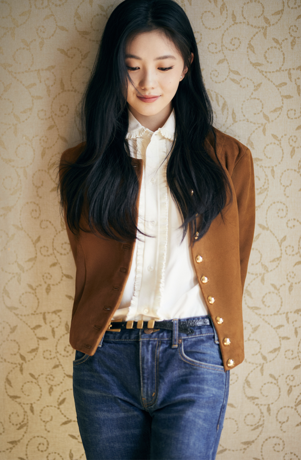 《龙马精神》因刘浩存评分下降,路演现场复刻自己表情包实在太可爱