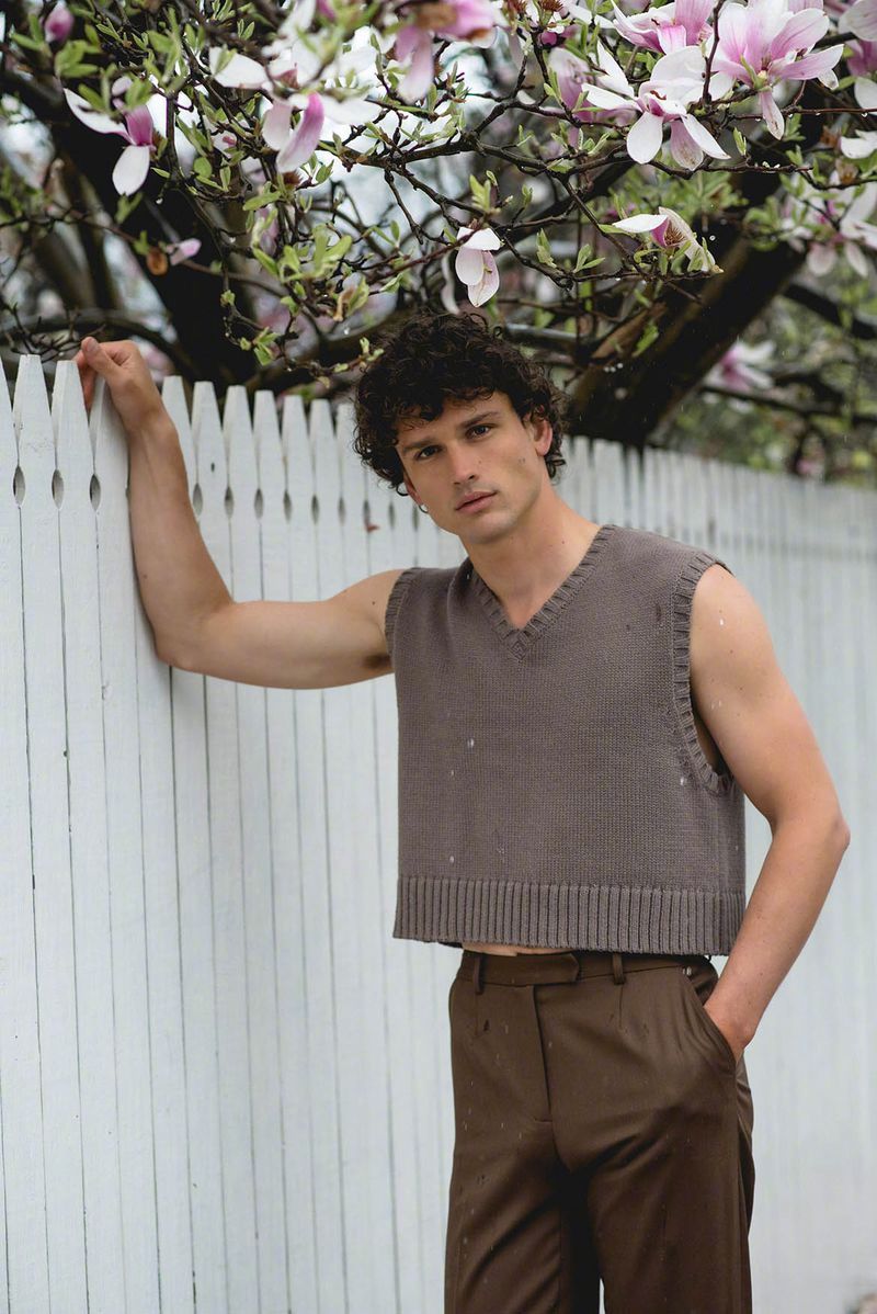 二哥simon nessman登封波兰版时装男士,依旧是那个古典气质美男