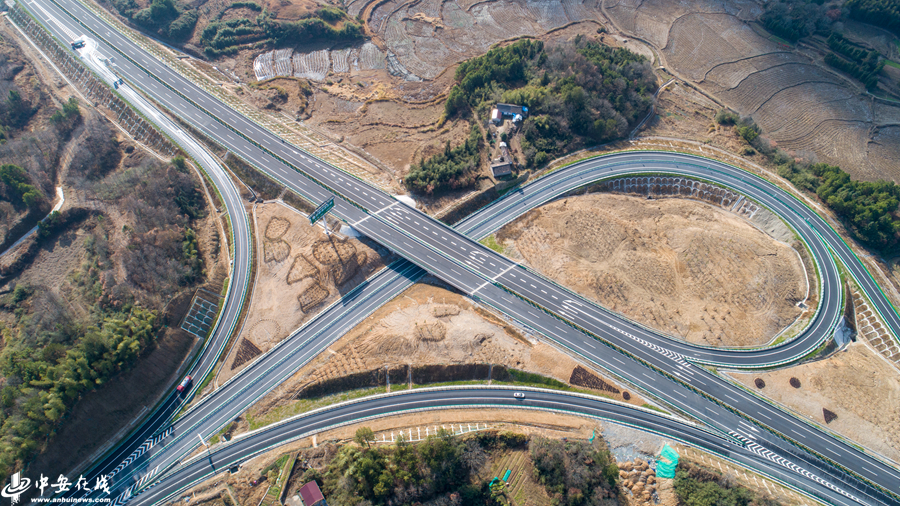 芜黄高速正式通车 一路坦途一路美景「组图」