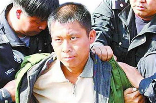 吉林亡命屠夫石悦军:因肉摊生意太好被人捣乱,一怒之下连杀12人