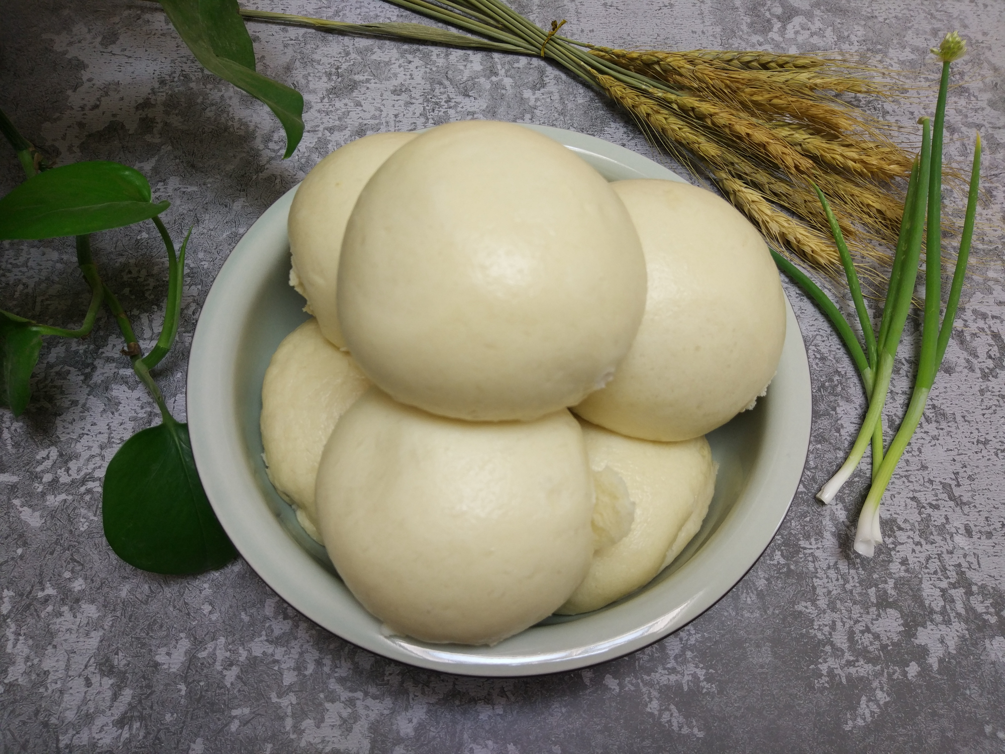 在家蒸馒头,放小苏打不如加点它,快速发酵,馒头香甜松软有嚼劲