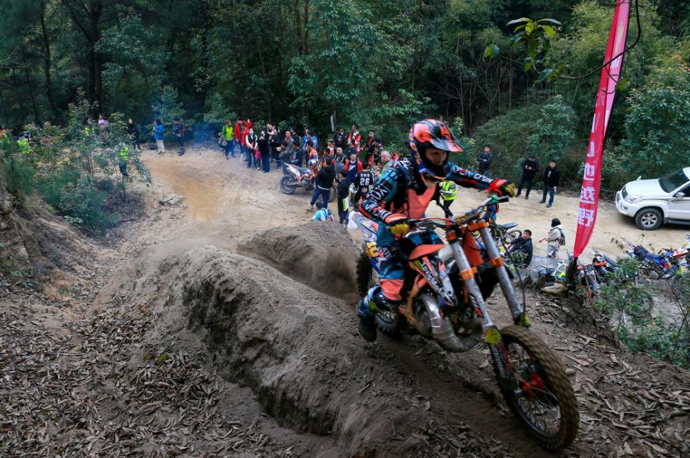 2023重庆市全民健身摄影比赛|奔驰的铁骑