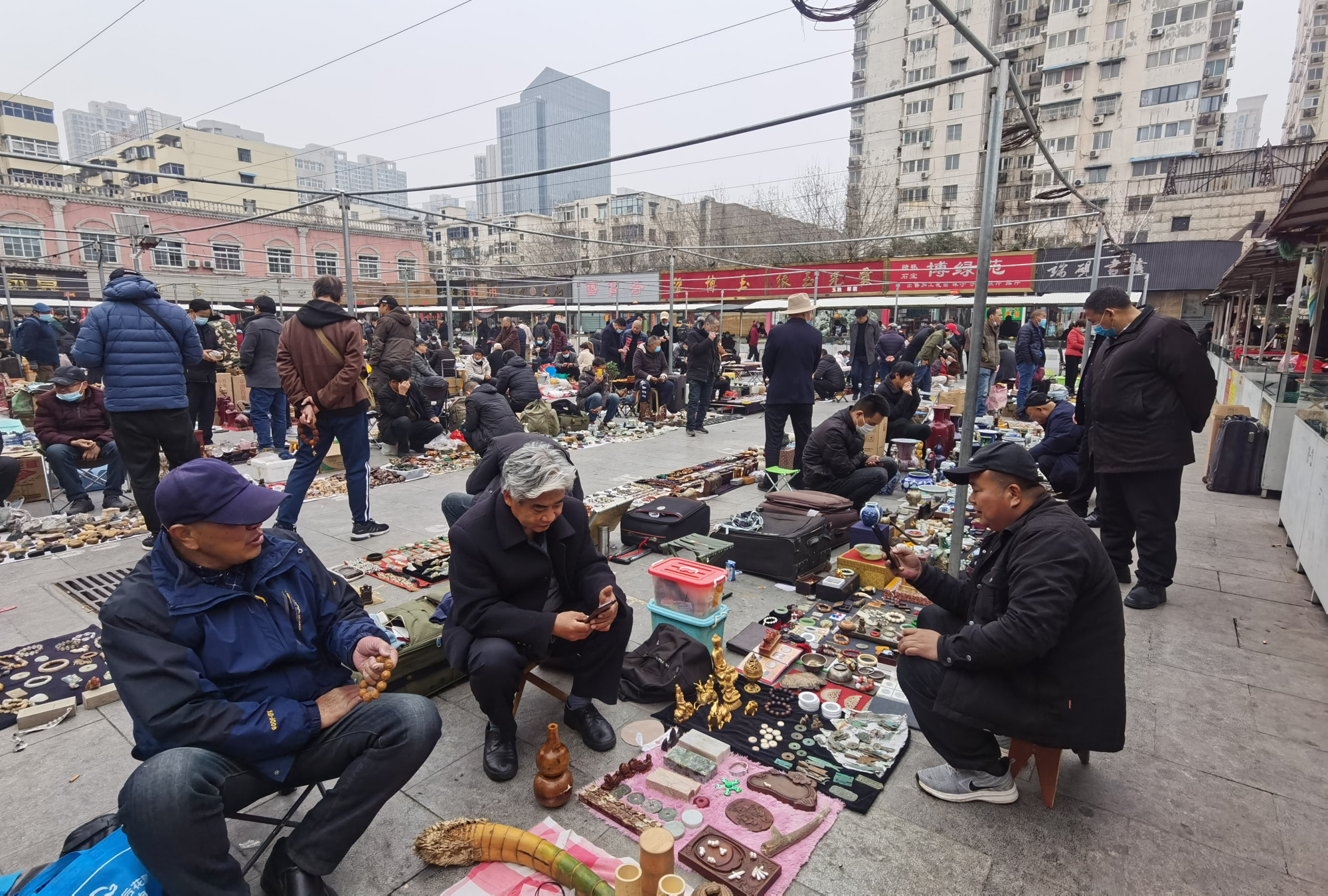 郑州古玩市场图片