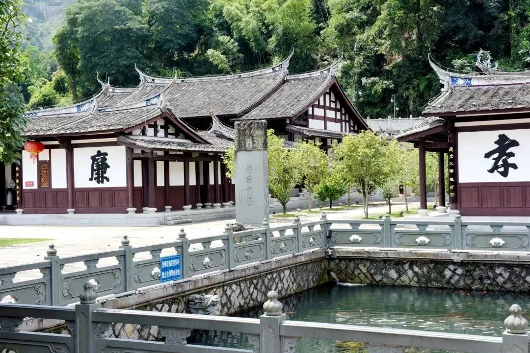 朱熹一生70余载,在闽北度过了62年的漫长岁月,他在武夷山,建阳,政和